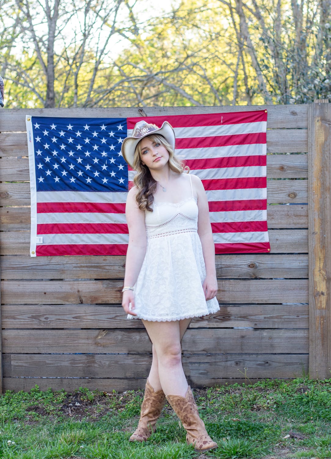 Stella Gavitt, Americana portrait with an American flag
